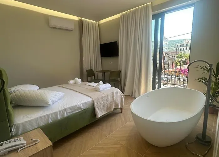 Parid Ξενοδοχείο Εξαμίλιο