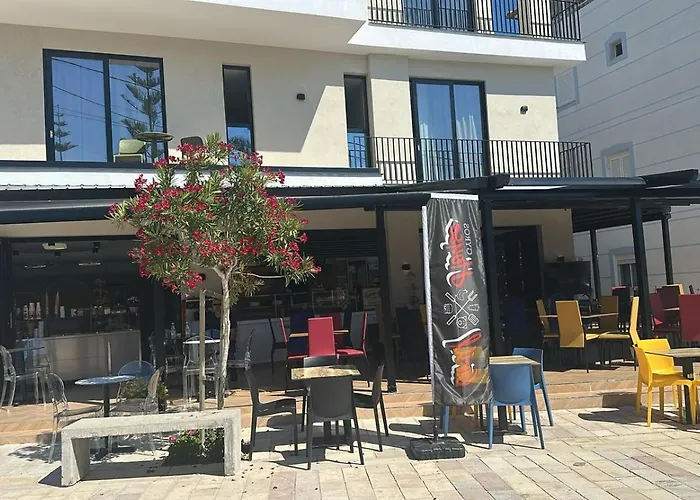 Parid Ξενοδοχείο Εξαμίλιο